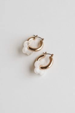 THE LUCKY COLLECTIVE THREADED DAISY HOOP EARRINGS