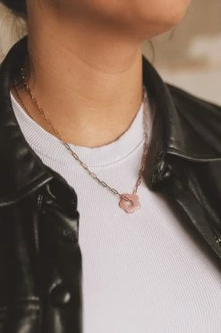 THE LUCKY COLLECTIVE ACCESSORIES THREADED DAISY NECKLACE