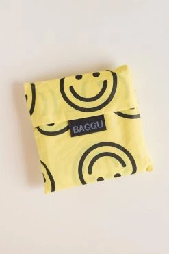 BAGGU REUSABLE BAG · FUN PRINTS Puzzles + Fun 12 BAGGU REUSABLE BAG · FUN PRINTS Puzzles + Fun