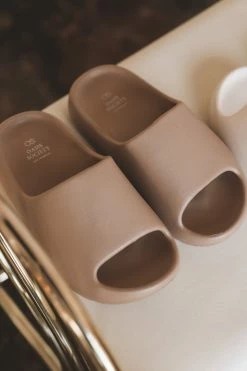 LET'S SEE STYLE SHOES AUDRINA SANDALS