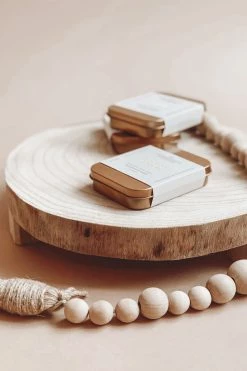 SANTA BARBARA DESIGN STUDIO MEDIUM NATURAL WOOD RISER