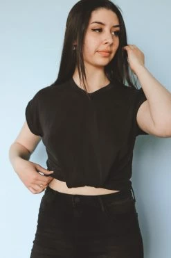 LUSH Tops TAYSHIA TWIST-FRONT TEE