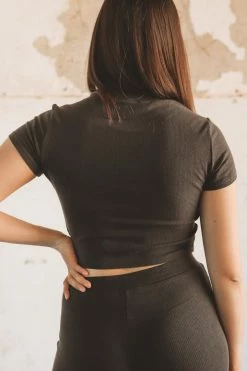 LISTICLE PAULINA CROP TOP Crop Tops