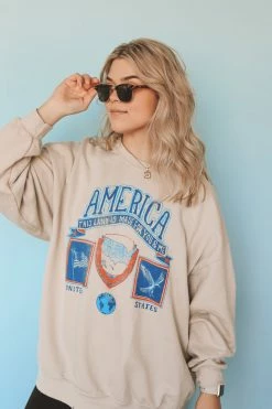 LIVYLU AMERICA PATCH VINTAGE CREWNECK Crewneck Sweatshirts