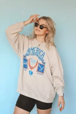 LIVYLU AMERICA PATCH VINTAGE CREWNECK Crewneck Sweatshirts