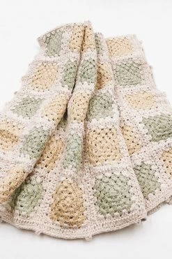 PEBBLE GRANNY SQUARE BABY BLANKET · NATURAL 7 PEBBLE GRANNY SQUARE BABY BLANKET · NATURAL