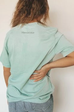 FRIDAY + SATURDAY THE ONE WITH THE WEDDING DRESSES FRIENDS TEE