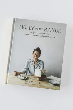 Kittsona MOLLY ON THE RANGE Kitchen + Hosting