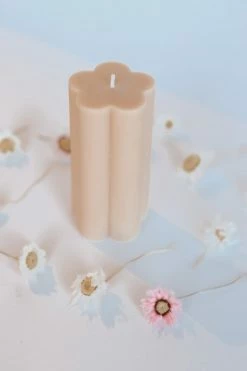 OPAL LIVING BLOOM CANDLE · HONEY Home