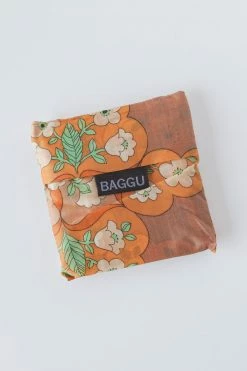 ACCESSORIES BAGGU REUSABLE BAG · FRUITS + FLORALS 22 ACCESSORIES BAGGU REUSABLE BAG · FRUITS + FLORALS