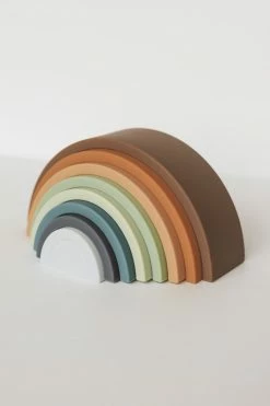 CHEWABLE CHARM RAINBOW STACKED TEETHER 路 EUCALYPTUS LIFESTYLE