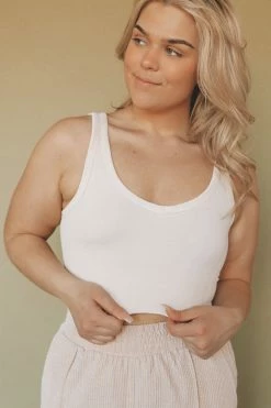 NIKIBIKI HERRINGBONE RIBBED CROP TOP