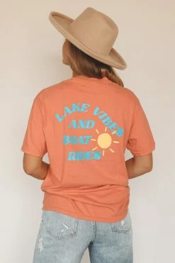 Kittsona LAKE VIBES AND BOAT RIDES TEE