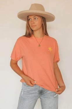 Kittsona LAKE VIBES AND BOAT RIDES TEE