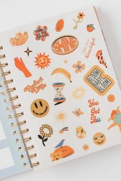 BAN.DO 17 MO. MEDIUM PLANNER · ENDLESS POSSIBILITIES 11 BAN.DO 17 MO. MEDIUM PLANNER · ENDLESS POSSIBILITIES