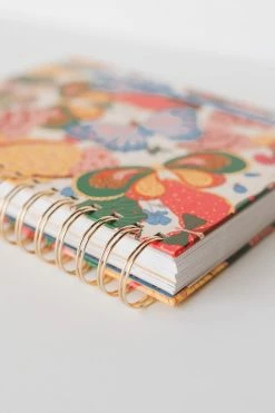 BAN.DO 17 MO. MEDIUM PLANNER · BERRY BUTTERFLIES