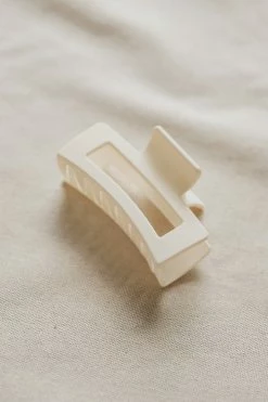 WALL TO WALL RECTANGULAR MATTE HAIR CLIP