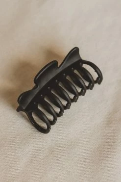 WALL TO WALL JUMBO BOW HAIR CLAW CLIP ACCESSORIES