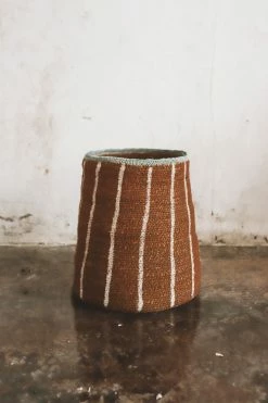 CREATIVE CO-OP Home VERTICAL STRIPES SEAGRASS BASKET