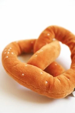 P.L.A.Y. PET LIFESTYLE & YOU CLASSIC PRETZEL DOG TOY For Pets