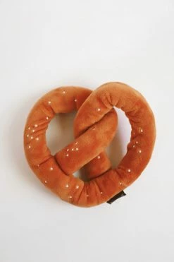 P.L.A.Y. PET LIFESTYLE & YOU CLASSIC PRETZEL DOG TOY For Pets