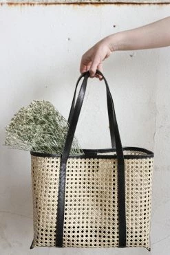 STREET LEVEL ACCESSORIES SANTAI WOVEN TOTE · BLACK